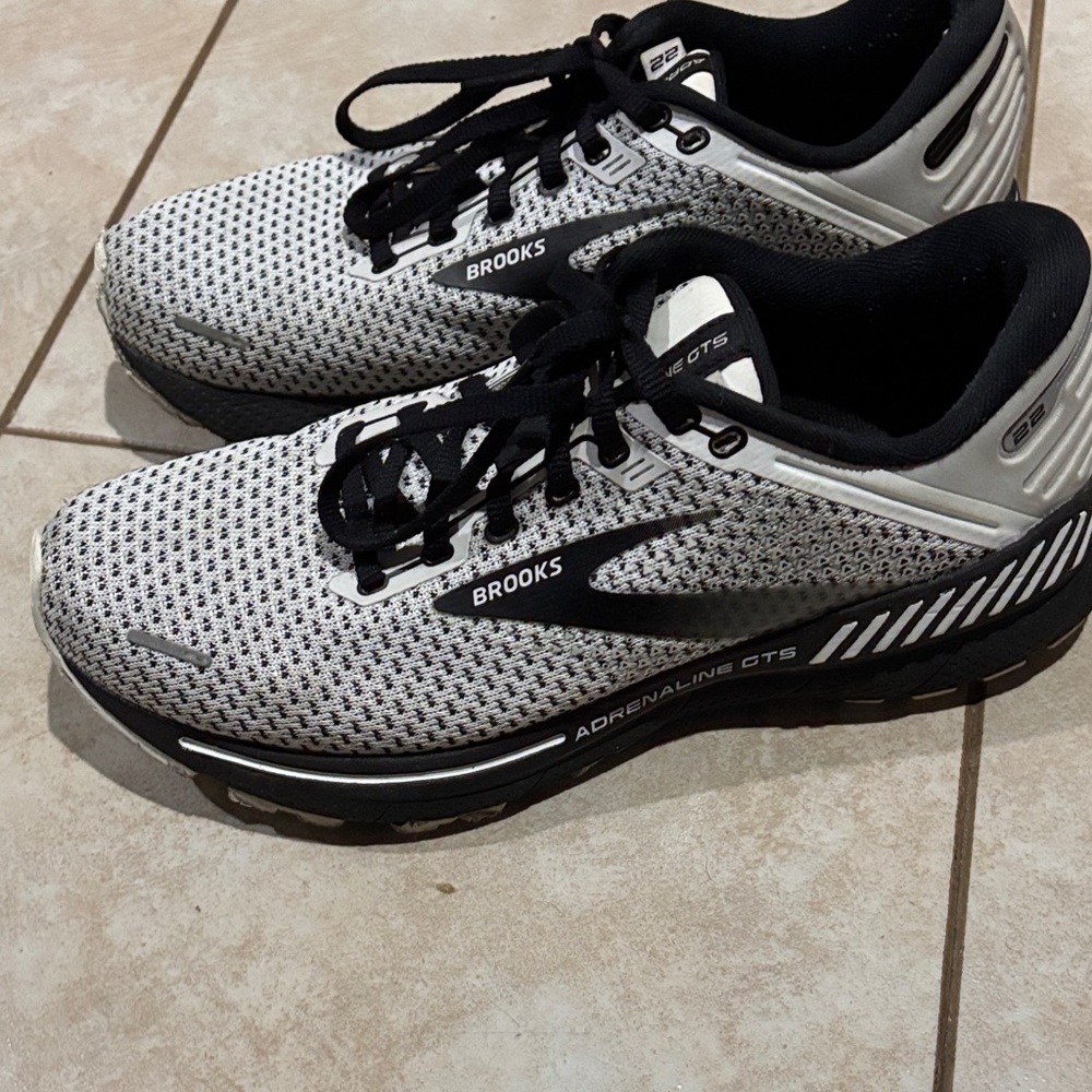 Brooks Adrenaline GTS Women’s Gray and Black Athletic Shoes